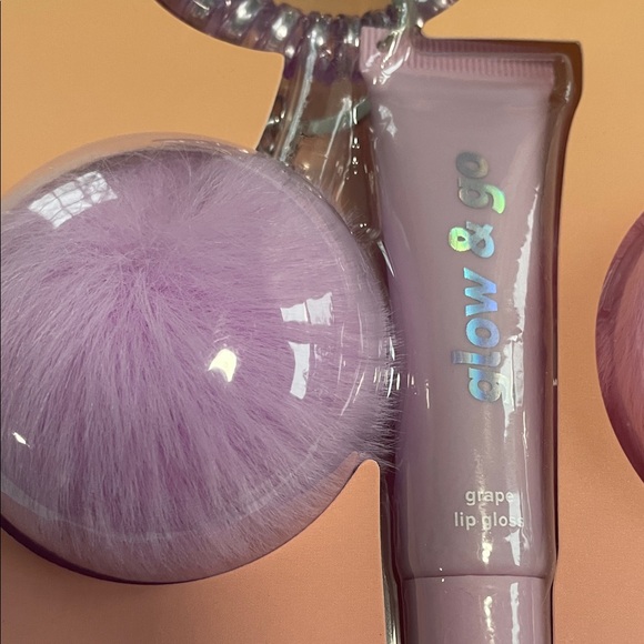 Lip Gloss Set with Keychain - Purple and Pink - Picture 2 of 4